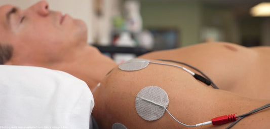 EMS oder TENS – Unterschied, Wirkung und wann welche Methode wirklich sinnvoll ist